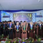 “Bersama Al Qur’an menembus peradaban” menjadi pesan utama yang mengakar dalam prosesi Tasyakuran Pelepasan 72 Siswa siswi MTS dan Tijarotal Lantabur