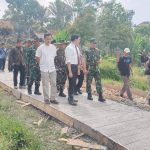 Sasaran Fisik TMMD ke-129: Perbaiki Akses Jalan dan Infrastruktur Dasar Desa Mekarmukti