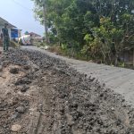 HARI KEDUA TMMD KE-129: BETONISASI JALAN CAPAI 42%, PENGASPALAN HOTMALK HAMPIR SELESAI