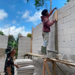 TMMD Ke-129 Kodim 0608/Cianjur: Yon TP 938/Pancasona Genjot Pembangunan Rutilahu Rumah Bapak Gilang di Kampung Sindang