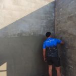 TMMD Ke-129 Kodim 0608/Cianjur: Pengacian Dinding Rumah Bapak Angga Berjalan Rapi Dan Teliti