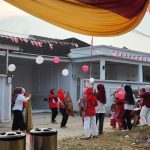 Lomba Joget Balon Sambil Pasang Sarung Meriahkan HUT RI ke-81 di Griya Al-Kautsar