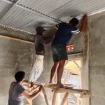 TMMD Ke-129 Kodim 0608/Cianjur: Satgas Pasang Keramik Dan Plafon Rumah Bapak Angga, Progres Rutilahu Capai 78,6 Persen